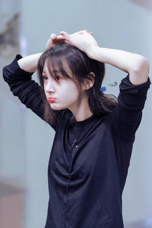 国家队内部模拟赛实战强度高考察球员适应能力和协作性，国家队内线