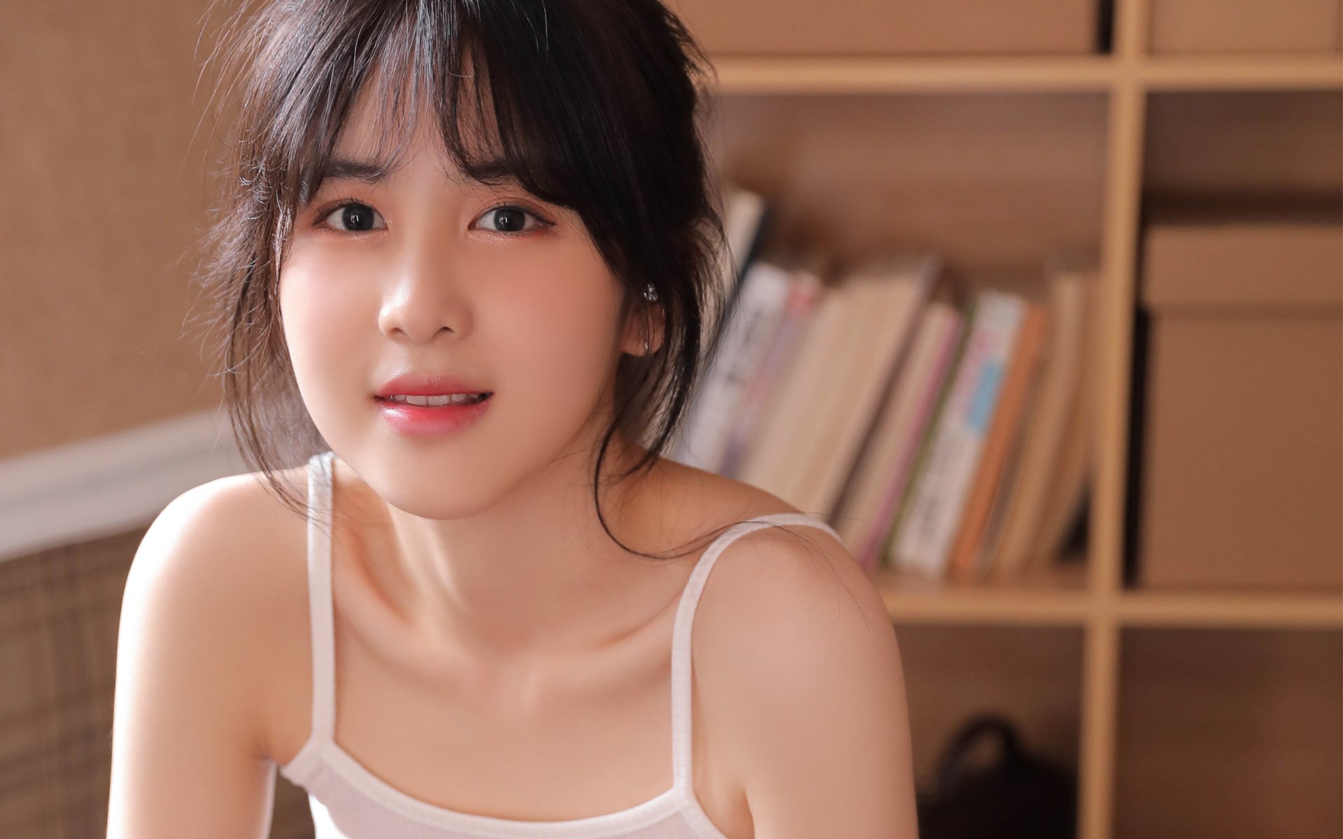 张伟丽新书发布记录格斗成长之路，张伟丽格斗图片